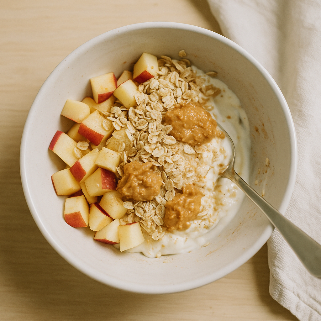 Apfel-Haferflocken-Skyr-Schale mit Erdnussbutter